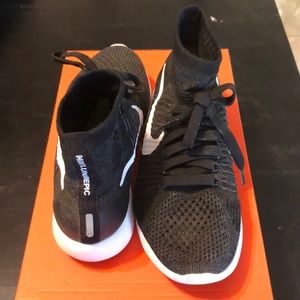 WMNS Nike Lunarepic Flynit